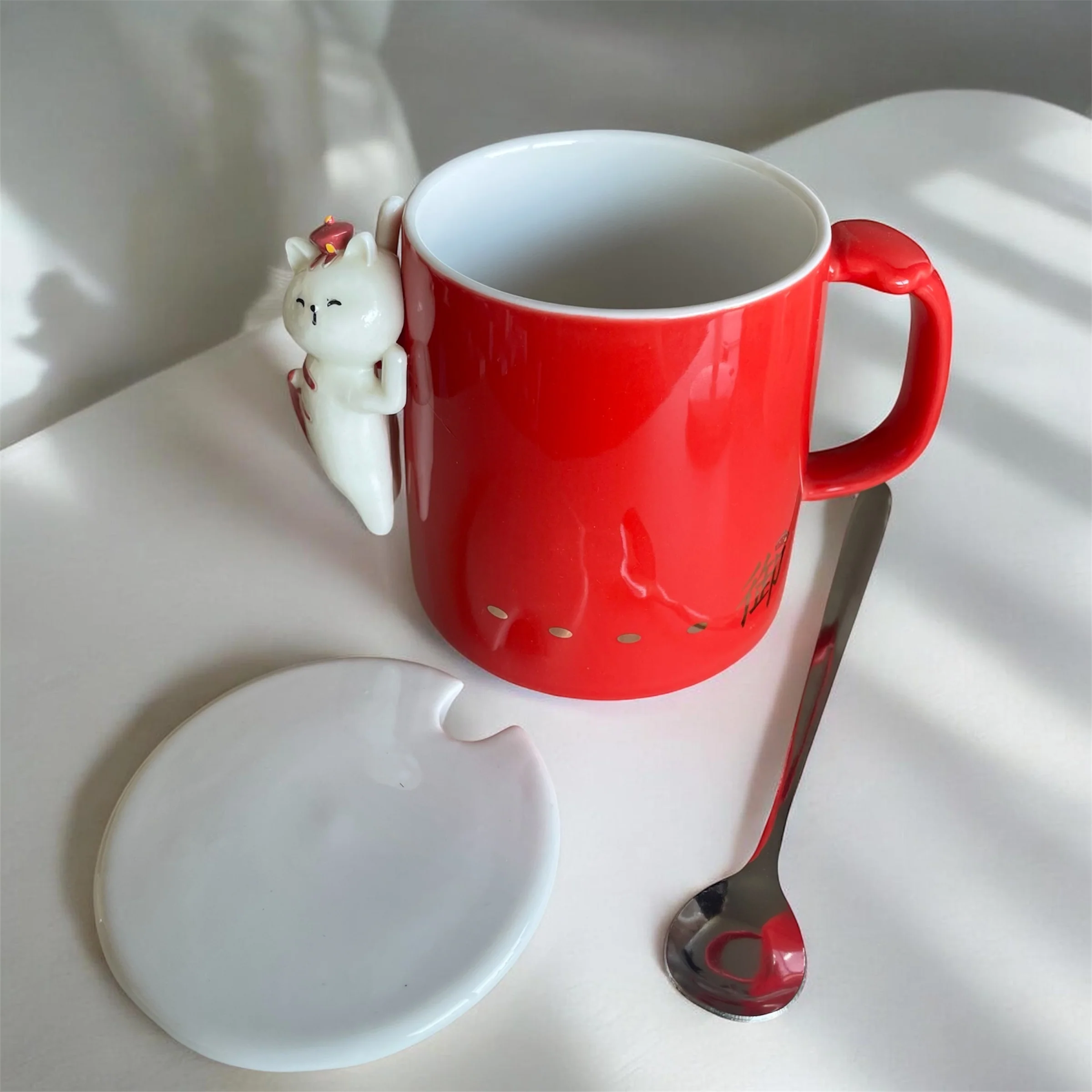 Taza Gato japonés de la fortuna Colgante con Tapa y Cucharita – Color Pop Collection - Image 5