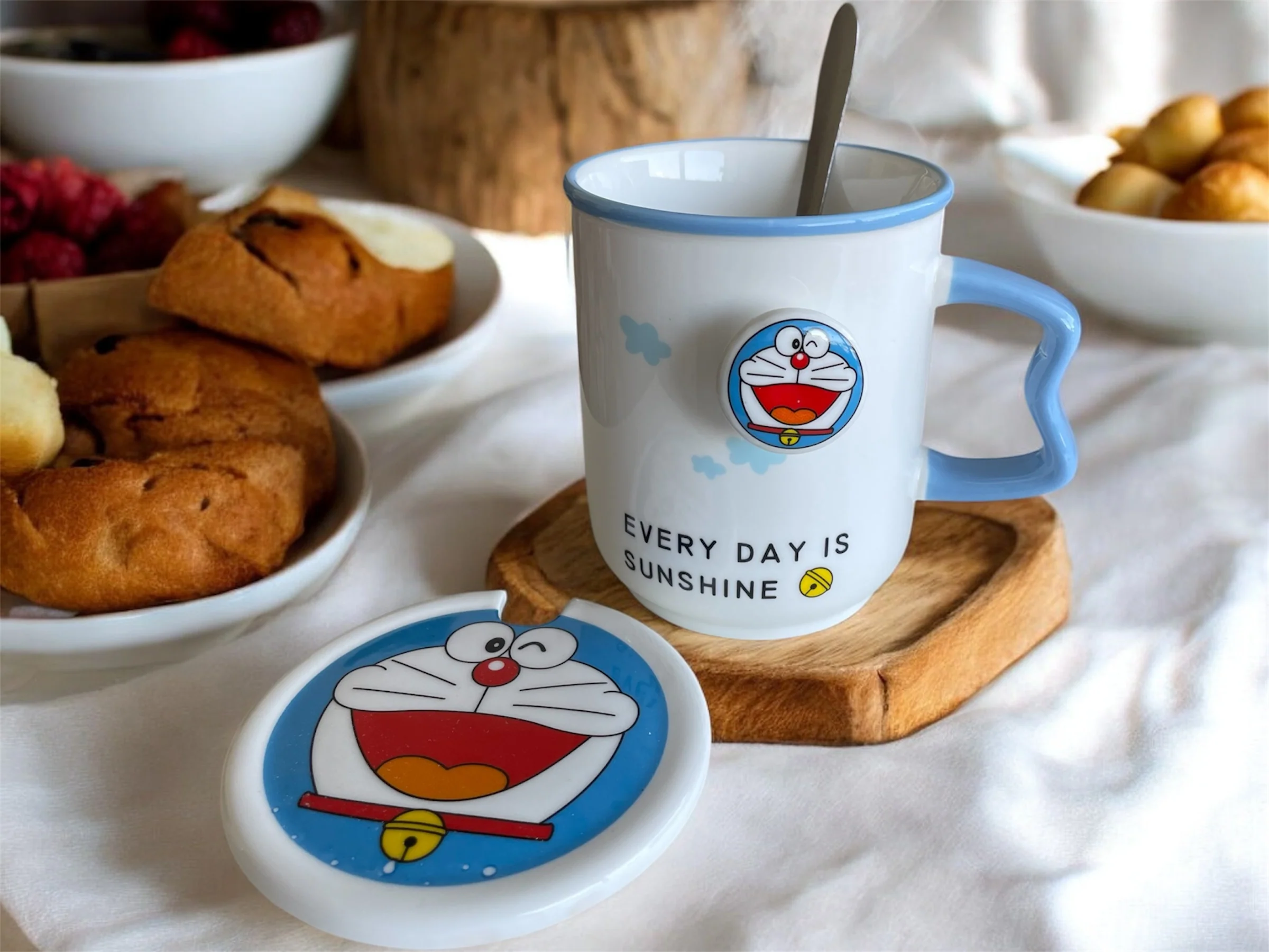 Taza Doraemon con Tapa y Cucharita – Edición Coleccionable 400 ml - Image 3