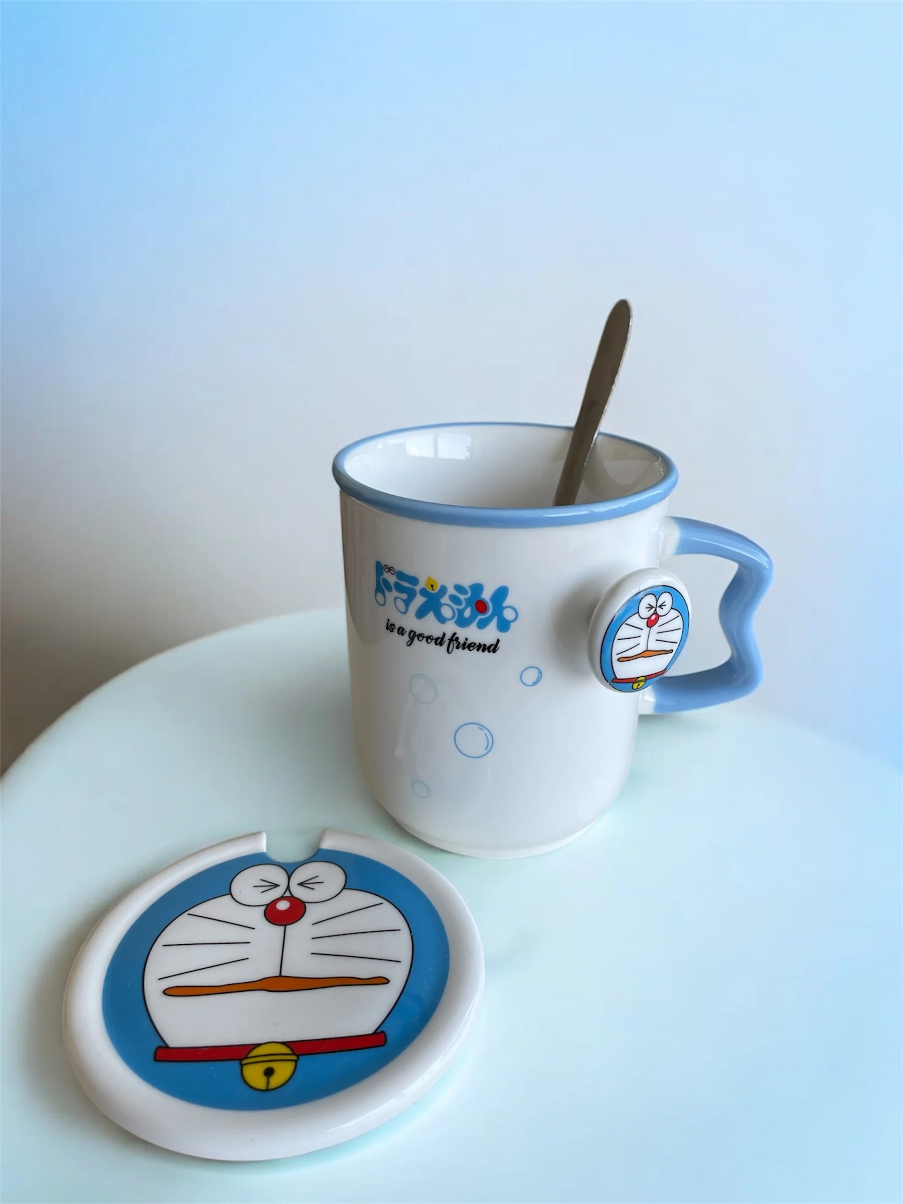 Taza Doraemon con Tapa y Cucharita – Edición Coleccionable 400 ml - Image 4